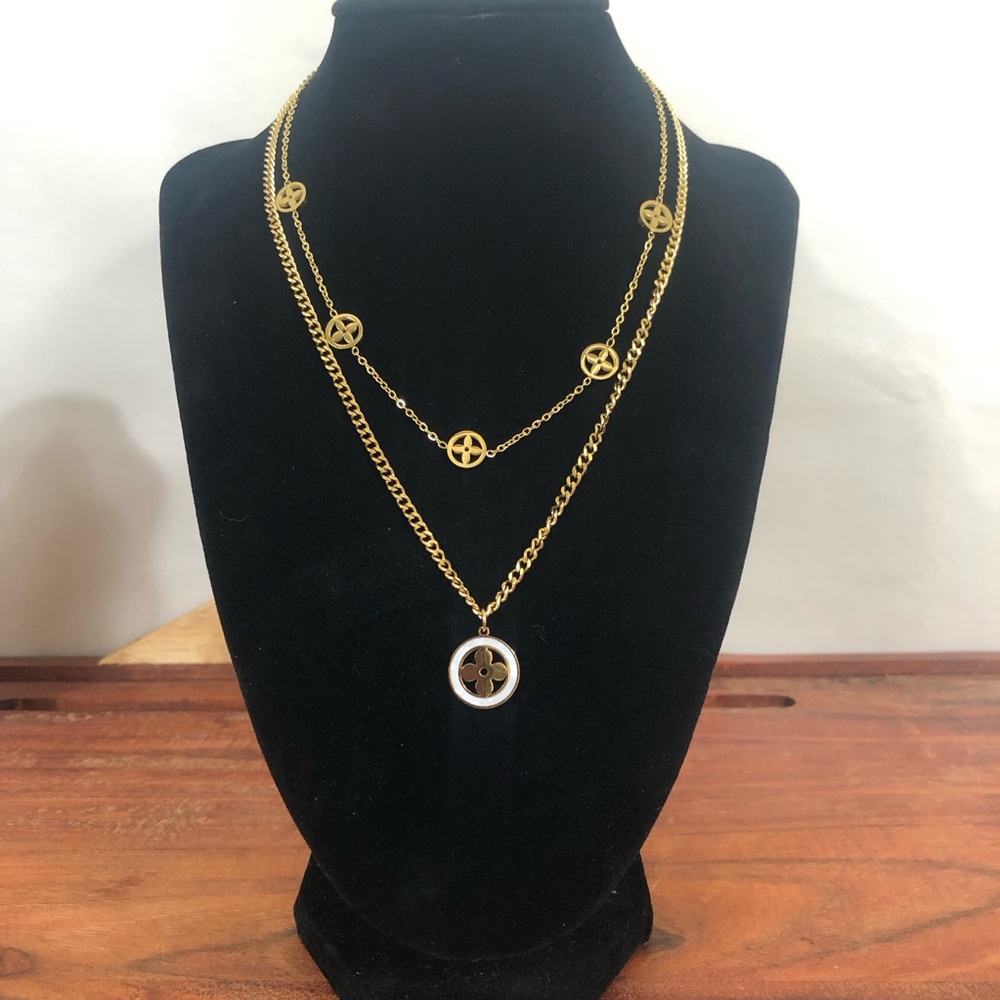 Women Gold Plated Stainless Steel Necklace Four-Leaf Clover Pendant Gift Mother